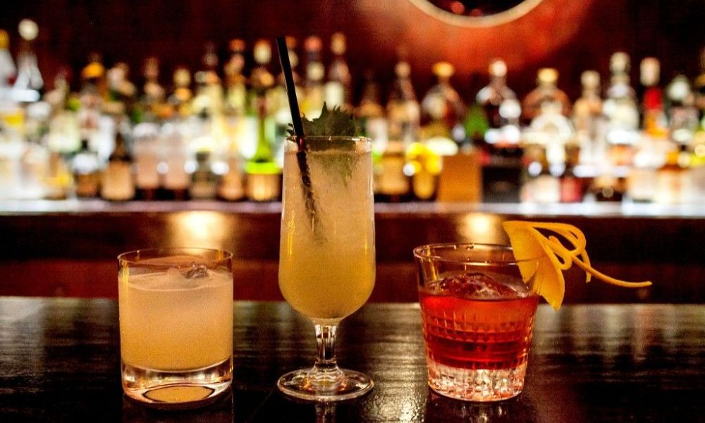 ΠΩΣ ΘΑ ΚΑΝΕΙΣ BAR HOPPING ΣΕ ΕΝΑ ΒΡΑΔΥ