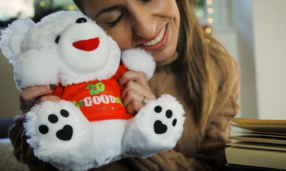 Φέτος η σκυτάλη περνά στα χέρια σου, για να φτάσει η αγάπη παντού