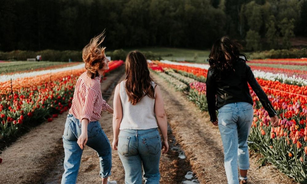 10 λόγοι που θα σε πείσουν να δώσεις ραντεβού με τις κολλητές σου για έναν απολαυστικό περίπατο