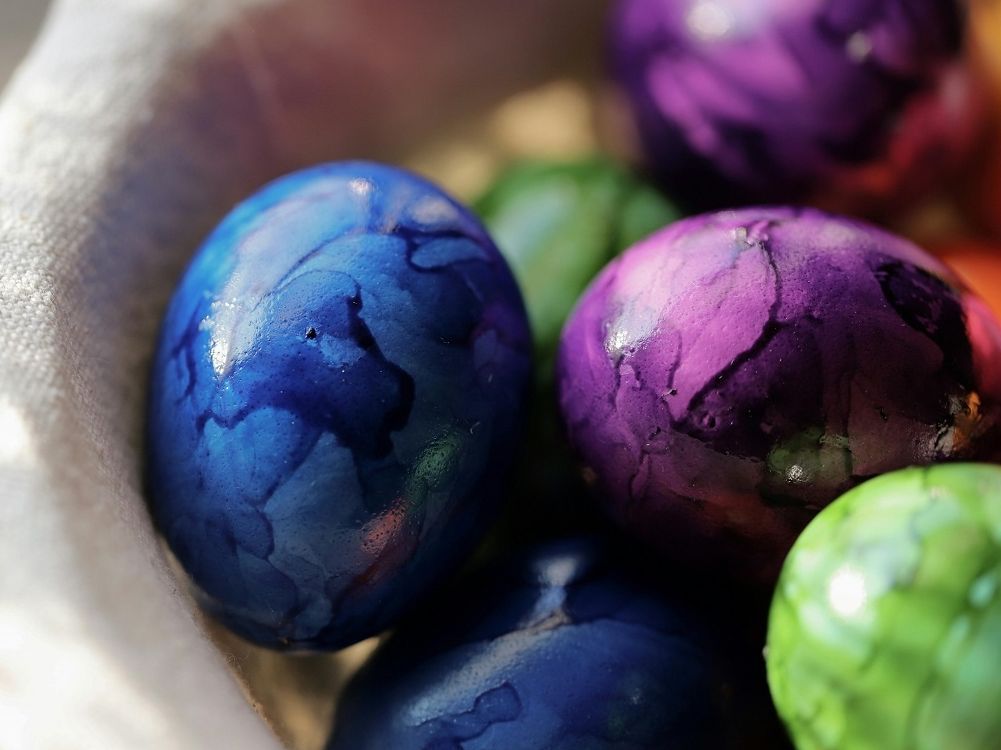 Μην κάνεις αυτά τα λάθη με τα πασχαλινά αυγά αν σκοπεύεις να τα φας