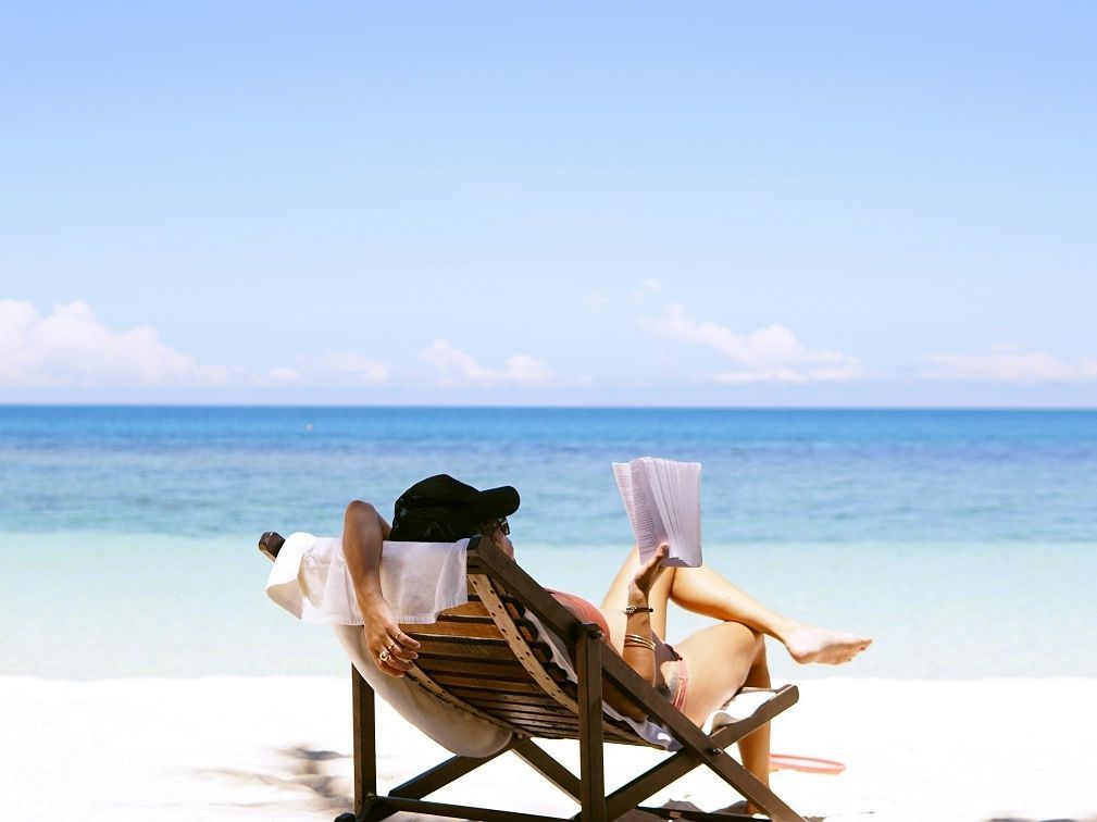 Mood «32 Αυγούστου»: Οδηγός επιβίωσης για όσους δεν παραδέχονται ότι μπήκε ο Σεπτέμβριος