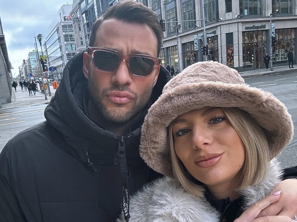 Η 7 μηνών έγκυος Ελένη Χαμπέρη δείχνει την κοιλιά της και ο «Κόρο» κάνει το πιο εύστοχο σχόλιο