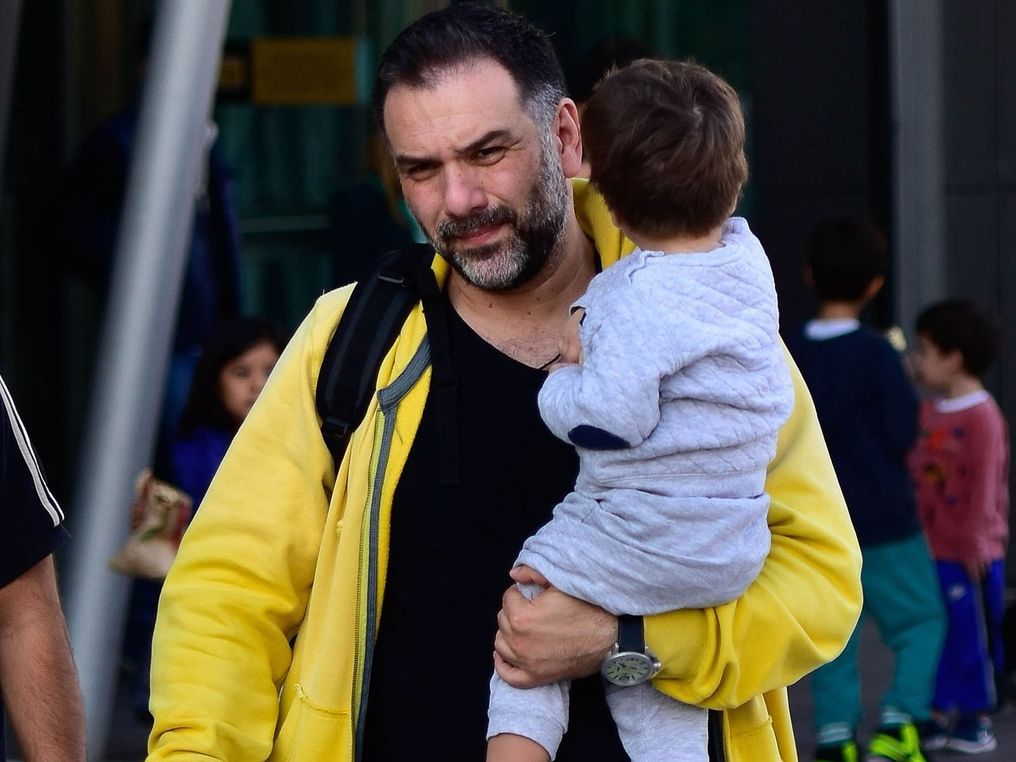 Ο γιος του Αρναούτογλου έγινε 12: Τα σπάνια πλάνα με τη μαμά του και όσα έχει πει ο παρουσιαστής