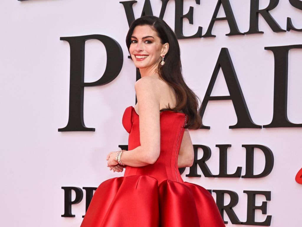 Η Anne Hathaway ανακηρύχθηκε η πιο όμορφη γυναίκα στον κόσμο και ανακαλύψαμε το tool που λατρεύει