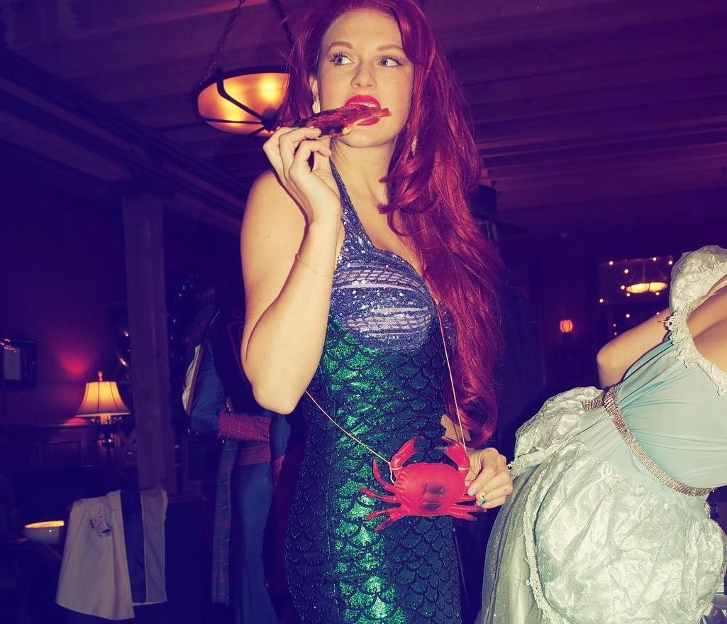 Οι αγαπημένοι σου διάσημοι μπέρδεψαν την Πρωτοχρονιά με τις Απόκριες! Μάθε γιατί