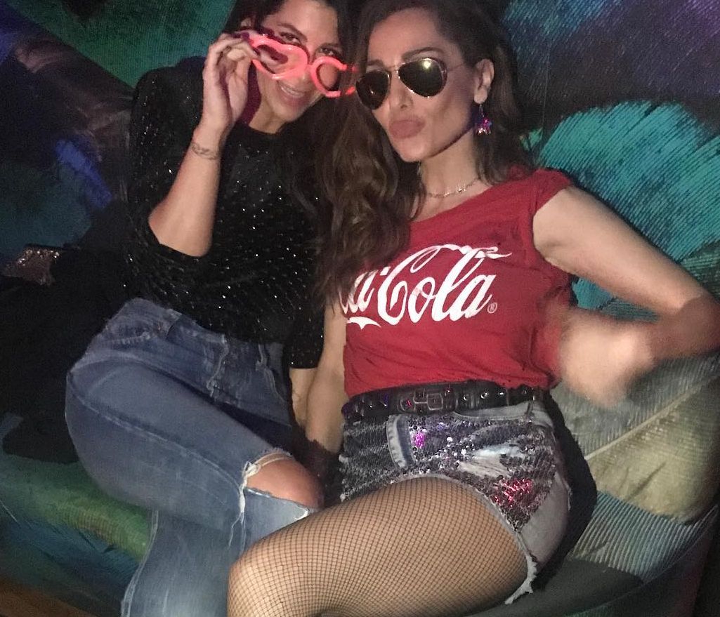 Η άσκηση της Δέσποινας Βανδή για τέλεια πόδια, σφιχτούς γλουτούς και επίπεδη κοιλιά