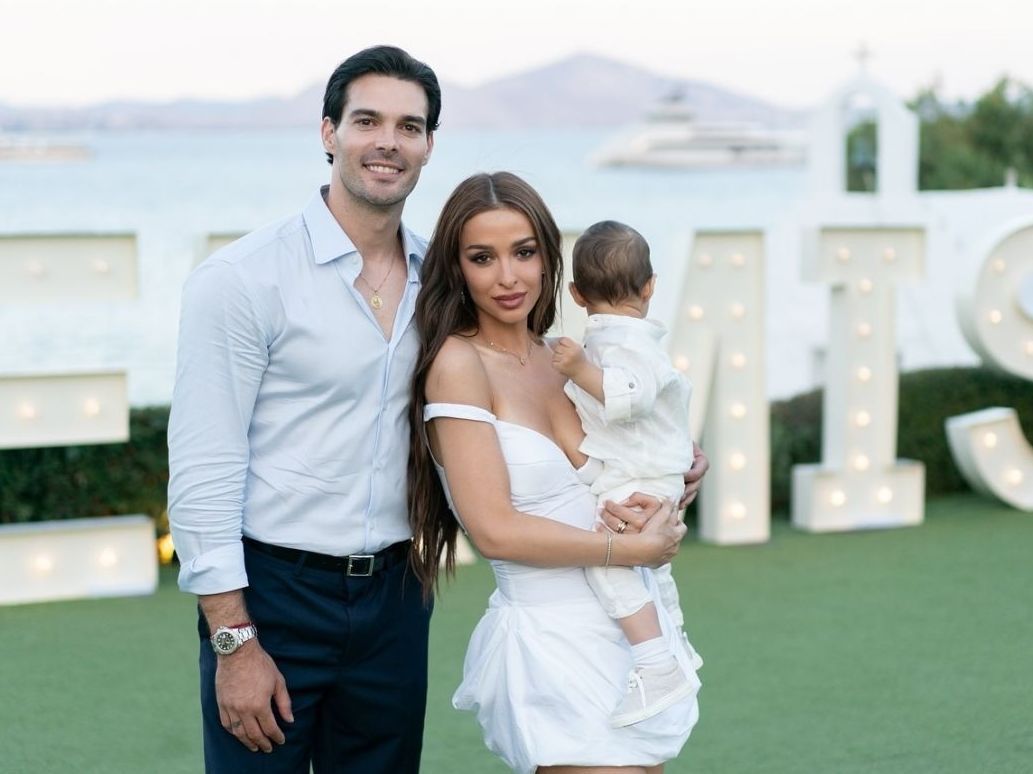 Από το February recap της Ελένης Φουρέιρα όλοι μιλάνε για τη νέα φωτογραφία του γιου της