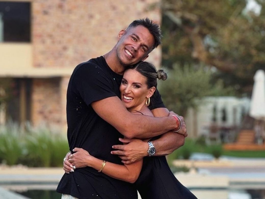 Οι λεπτομέρειες του γάμου Οικονομάκου - Τσερέλα τον Ιούνιο στην Πάρο, η δεξίωση και τα προσκλητήρια