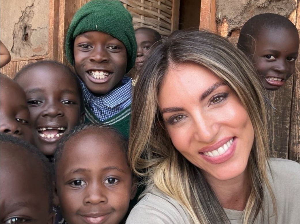 Η Αθηνά Οικονομάκου σε ένα ταξίδι ζωής με όλη την οικογένεια Cerella και ένα διαφορετικό «Σας αγαπώ»