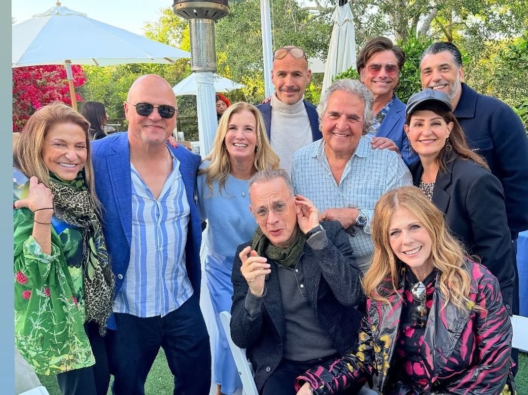 John Stamos, Nia Vardalos, Tom Hanks & Rita Wilson στο δικό τους ορθόδοξο Πάσχα στο Los Angeles