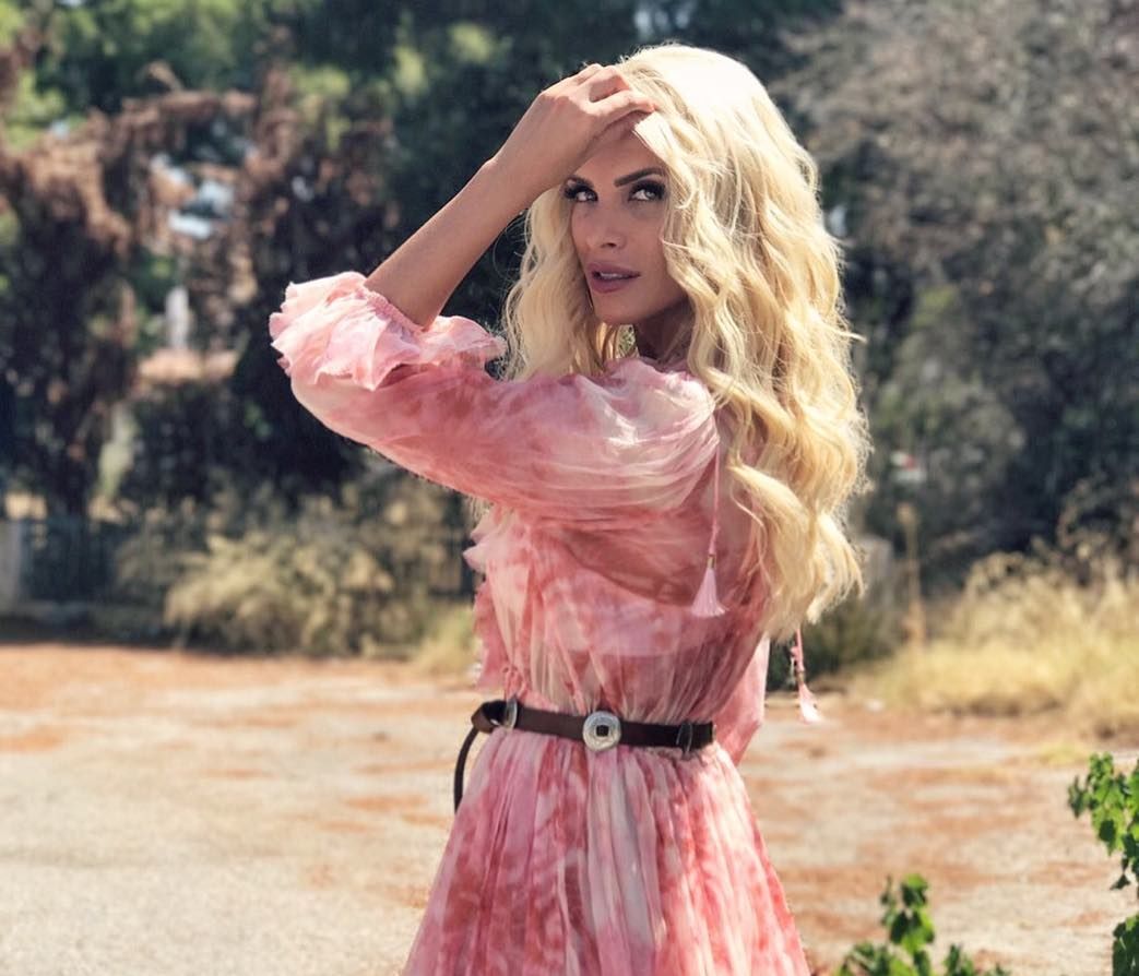 Η Κατερίνα Καινούργιου στο πλοίο της γραμμής με προορισμό τον Πειραιά