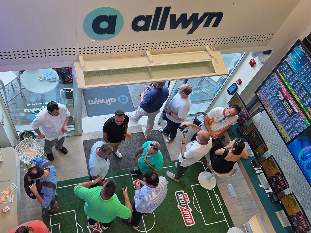 Λαμπερά εγκαίνια για το νέο κατάστημα της Allwyn στο Σύνταγμα