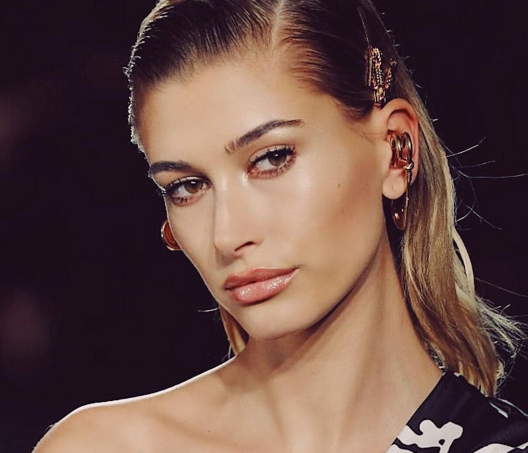 Η ηχηρή απουσία του Justin Bieber στο σημαντικό νέο ξεκίνημα της Hailey Baldwin