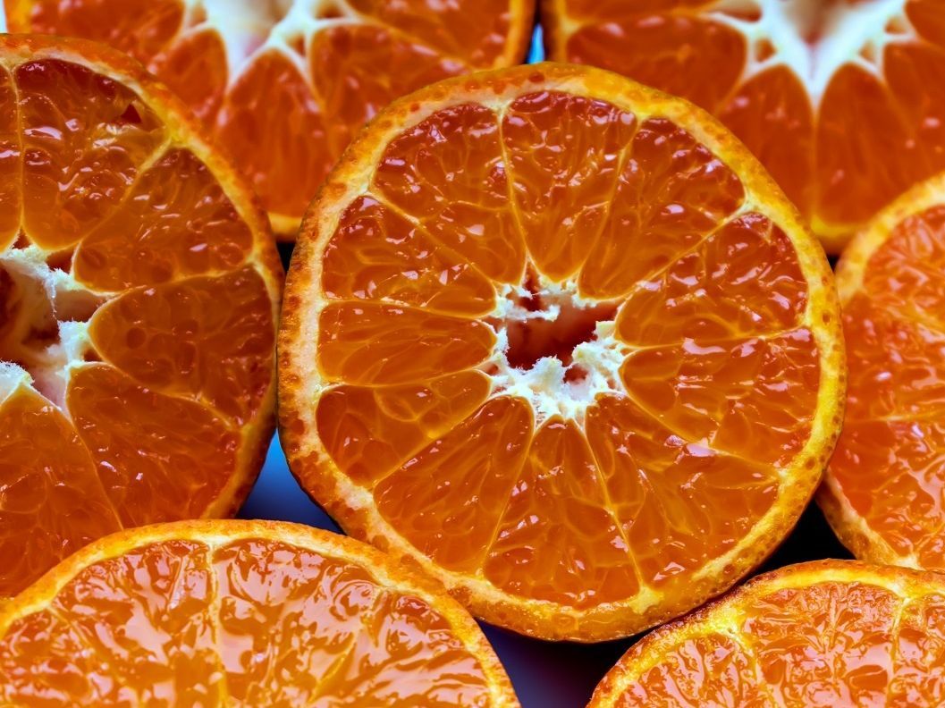 Χυμός φλούδας μανταρινιού με μαγειρική σόδα: γιατί το προτείνουν και πού σου χρησιμεύει