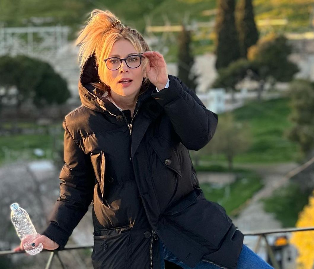 Η Σμαράγδα Καρύδη μίλησε για την πιο δύσκολη στιγμή της: «Έχω πάθει πανικό στη σκηνή»