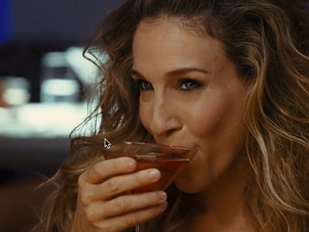 Cosmopolitan: Η ιστορία πίσω από το κοκτέιλ που έγινε lifestyle icon