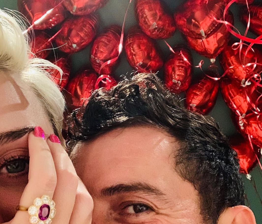 Μόλις έσκασε! Το πιο σέξι και αγαπημένο μας ζευγάρι αρραβωνιάστηκε κι εμείς ουρλιάζουμε