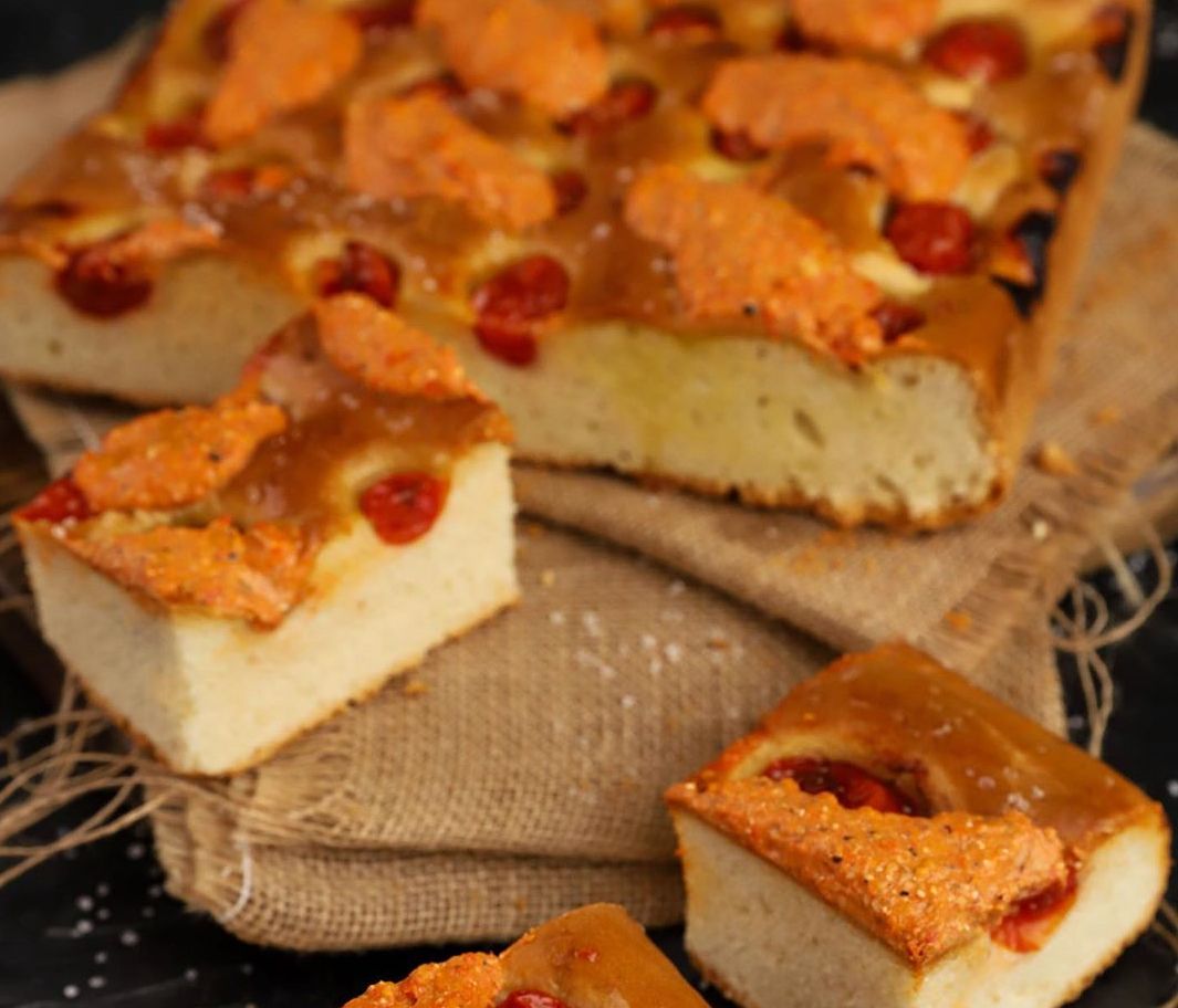 Focaccia με σάλτσα καπνιστής πιπεριάς