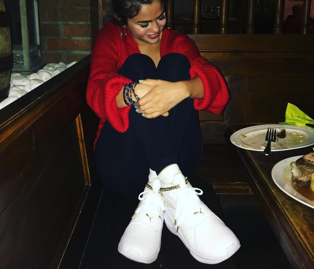 Tube Socks: Φόρεσε τις κάλτσες σου όπως η Selena Gomez και η Kendall Jenner