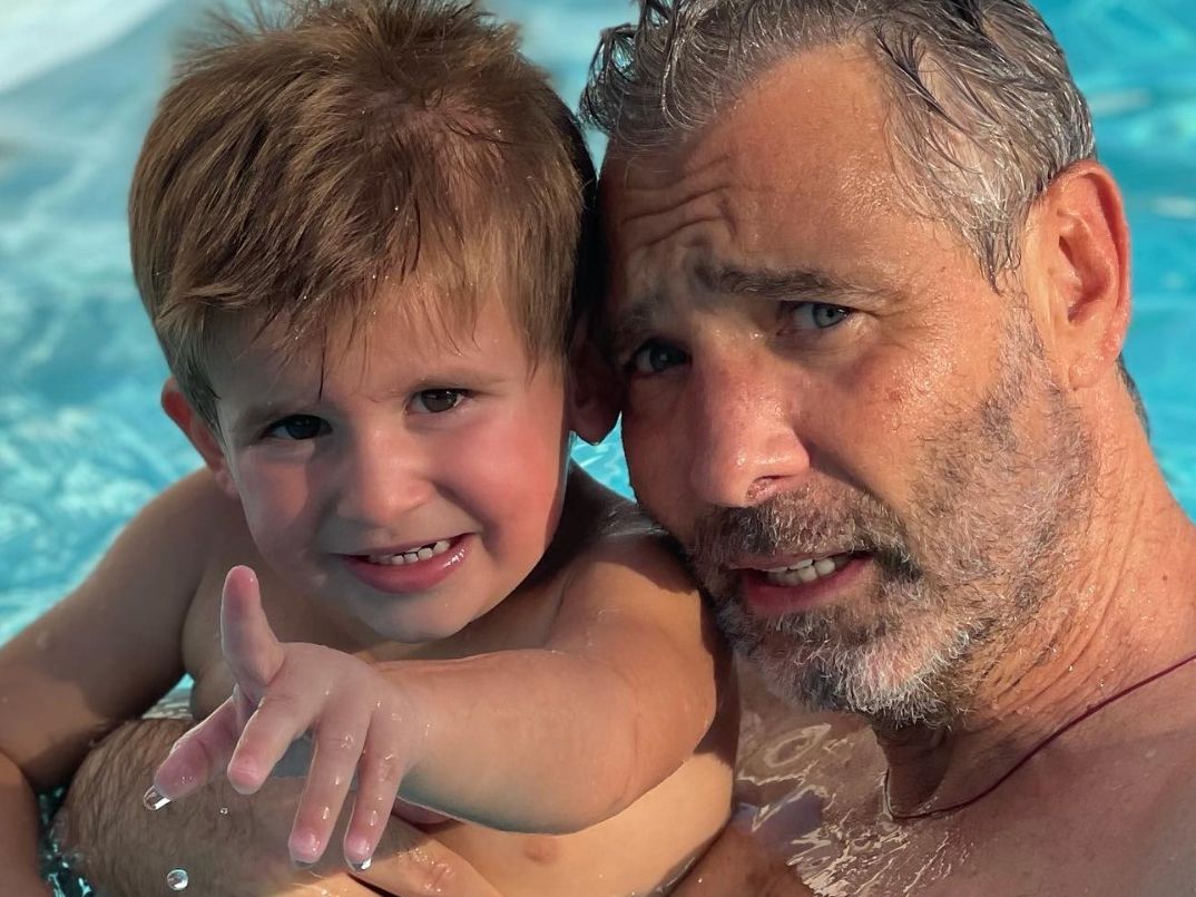 Ο Θοδωρής Αθερίδης δεν θα άλλαζε τίποτα στο πώς έζησε τη ζωή του, ούτε τον γάμο του