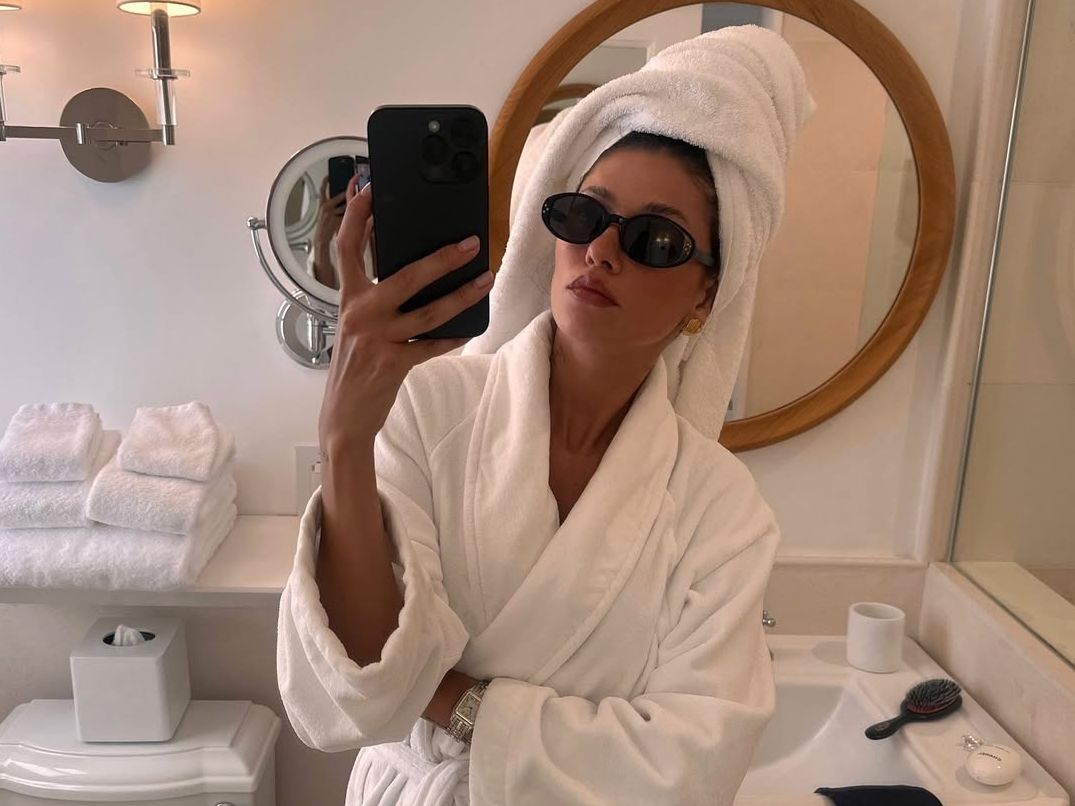 Sandwich skincare: Το μυστικό layering που πολλαπλασιάζει την αποτελεσματικότητα των προϊόντων σου