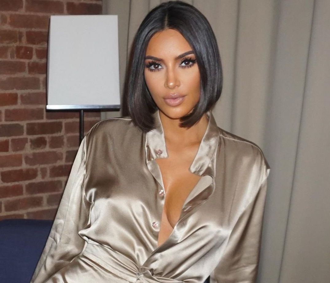 Ξέρω δεν το περίμενες, αλλά η Kim Kardashian έχει... χιούμορ (λίγο)