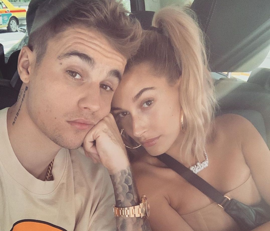 O Justin κι η Hailey Bieber έκαναν βόλτα αλλά δε φαντάζεσαι με ποιον ασυνήθιστο τρόπο