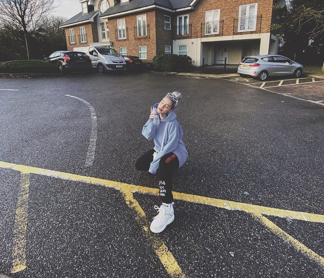 Η Natasha Kay μας έδειξε για πρώτη φορά τους γονείς της