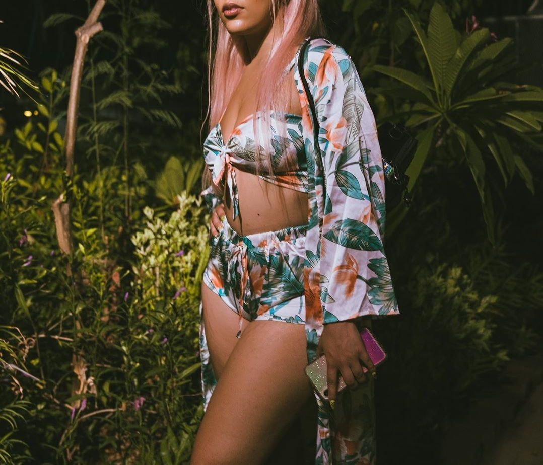 Η πιο hot pop τραγουδίστρια βρίσκεται στην κορυφή όλων των charts και στο Νο1 του Billboard Hot 100