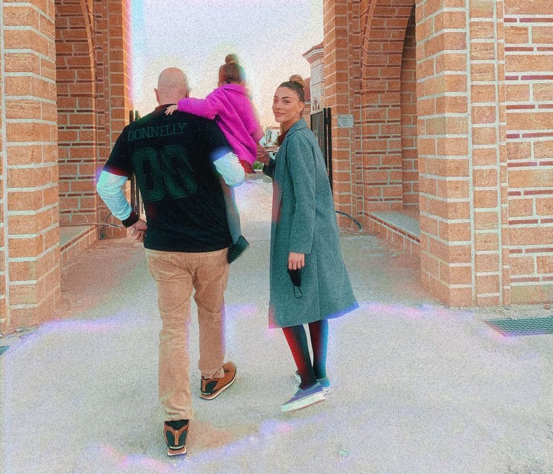 Έτσι γιόρτασαν την Ανάσταση οι διάσημοι Έλληνες γονείς (pics)