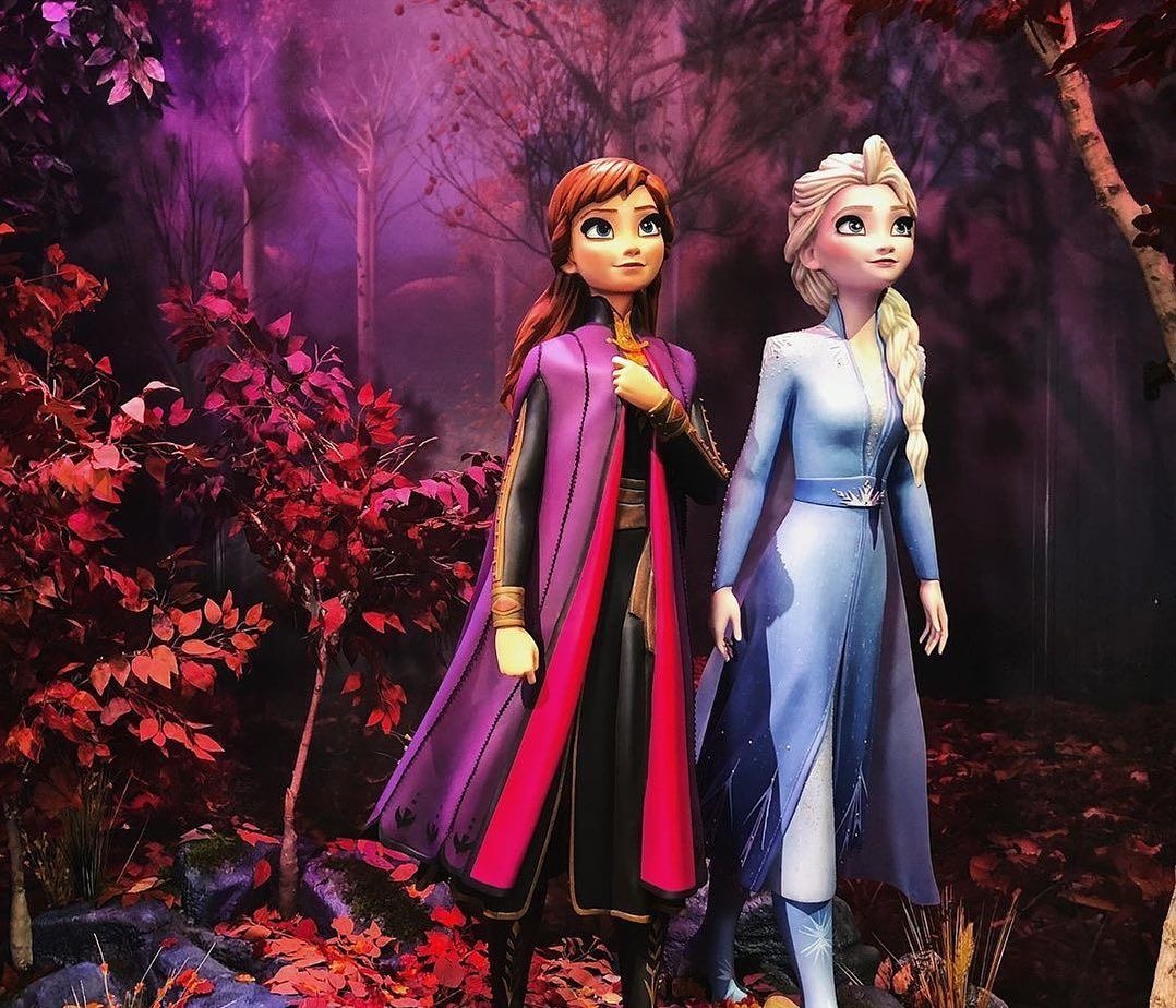 Μια τρελή θεωρία θέλει Elsa και Anna του Frozen να είναι αδερφές του Tarzan