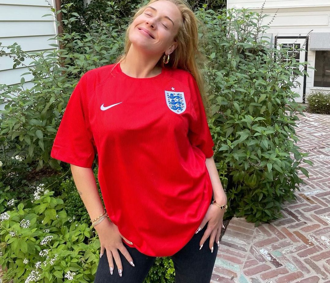 Adele Η σπάνια φωτογραφία της με κολάν στο Ιnstagram Queen.gr