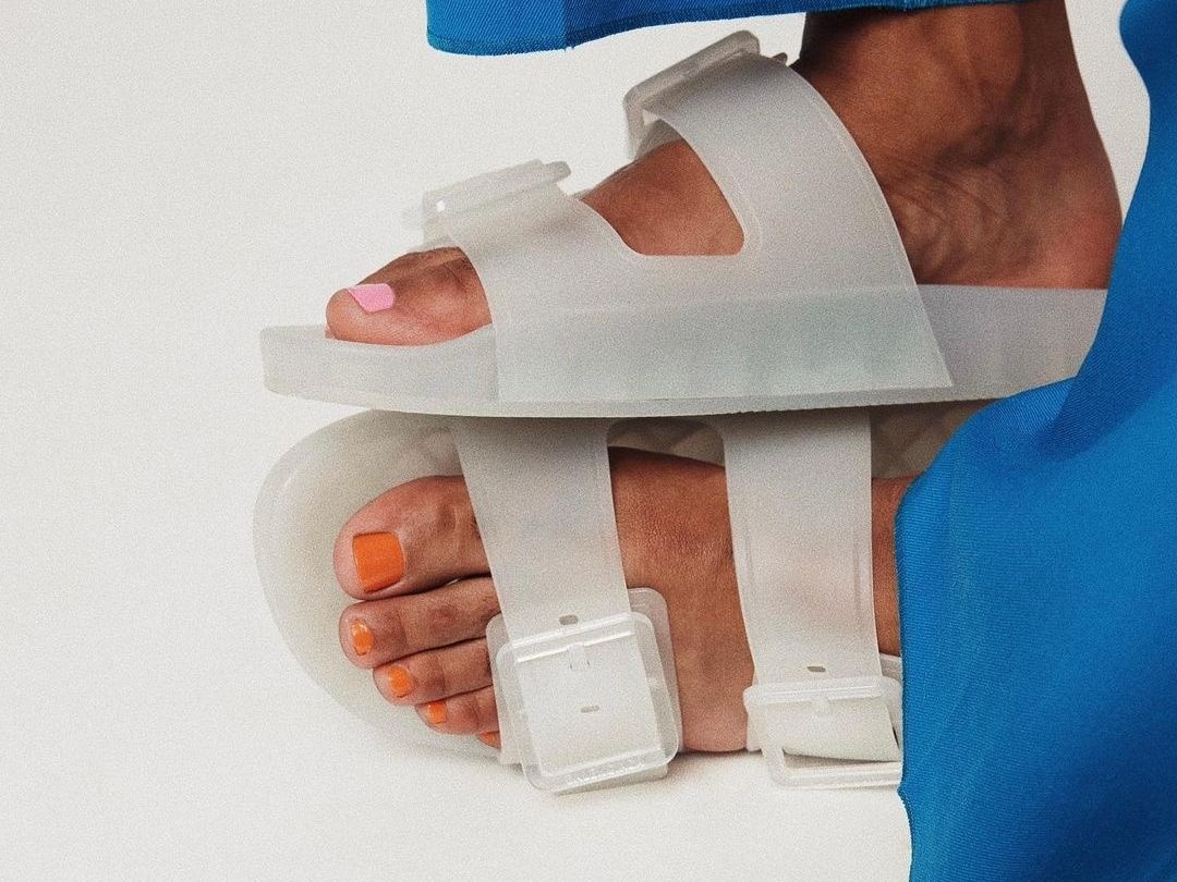 Pedicure o'clock! 4 σχέδια που θα αναδείξουν τα σανδάλια σου