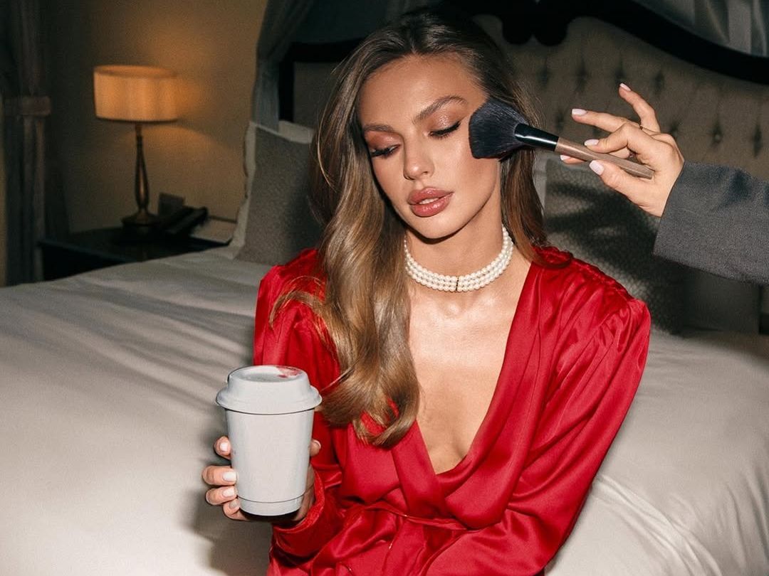 Η Έλλη Παρασκευοπούλου ξέρει ποια χρώματα σου ταιριάζουν και παραδέχεται 3 tips που λειτουργούν