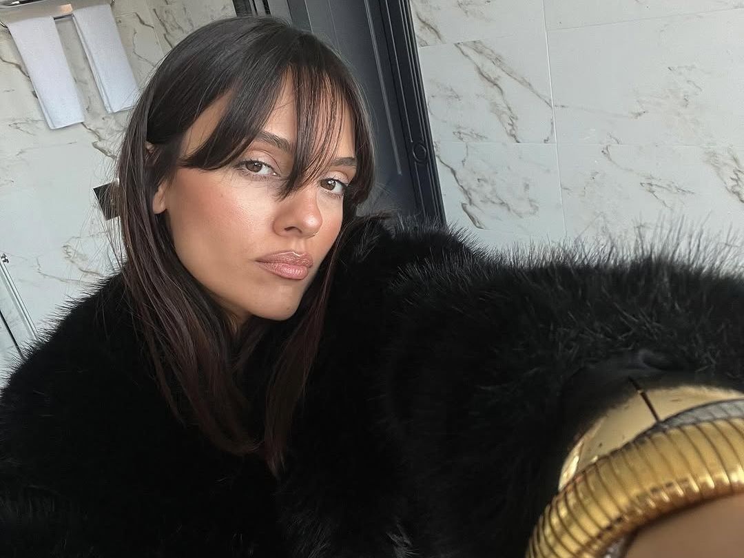 Wrap method & γάλα με μέλι: Δες πώς θα αποκτήσεις φυσικά ίσια μαλλιά