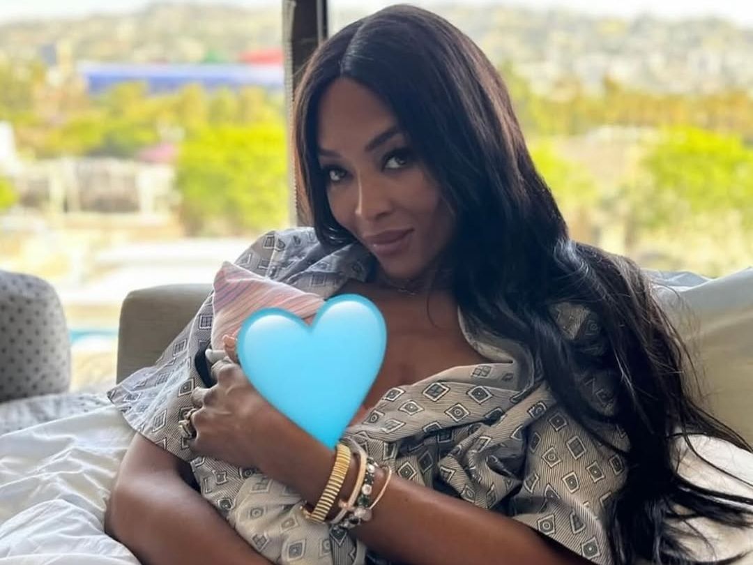 Στο birthday post της η Naomi μιλά για θλίψη, timing, αναγέννηση και, φυσικά, για τα παιδιά της