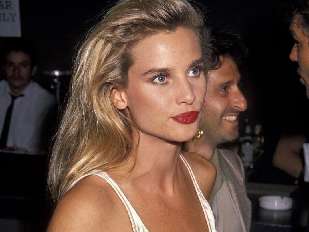 Highlighter σε στικ: 6 items για φυσική λάμψη σε δευτερόλεπτα, χωρίς λάθη