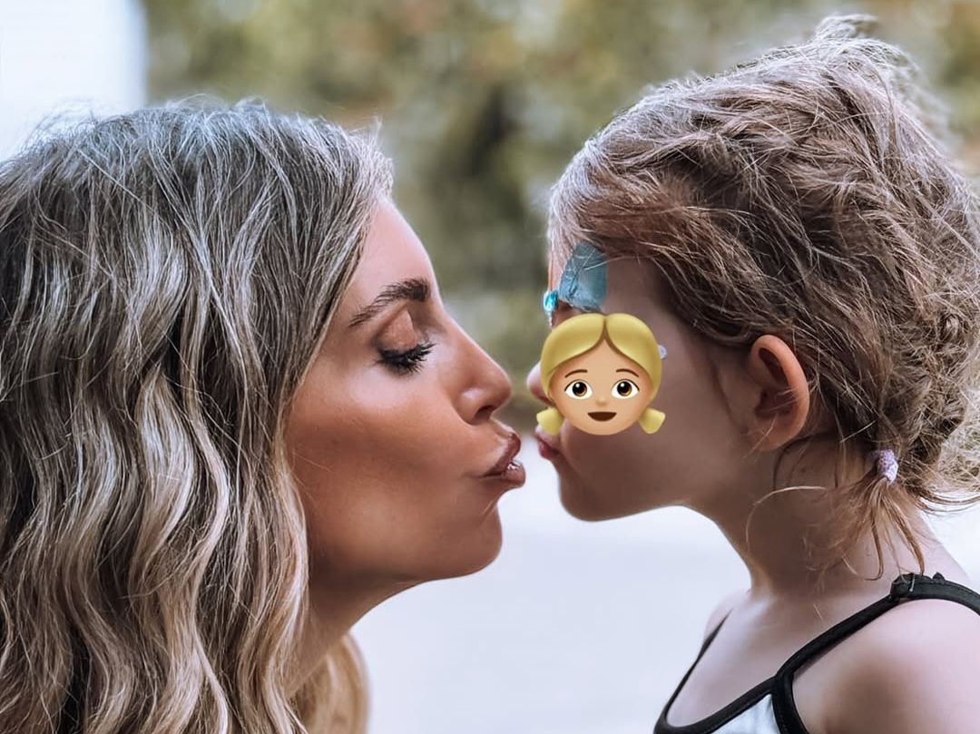 Σιέννα Μιχοπούλου: Η κόρη της Αθηνάς Οικονομάκου έγινε 4 & το αγαπημένο της δώρο το φορά στο κεφάλι