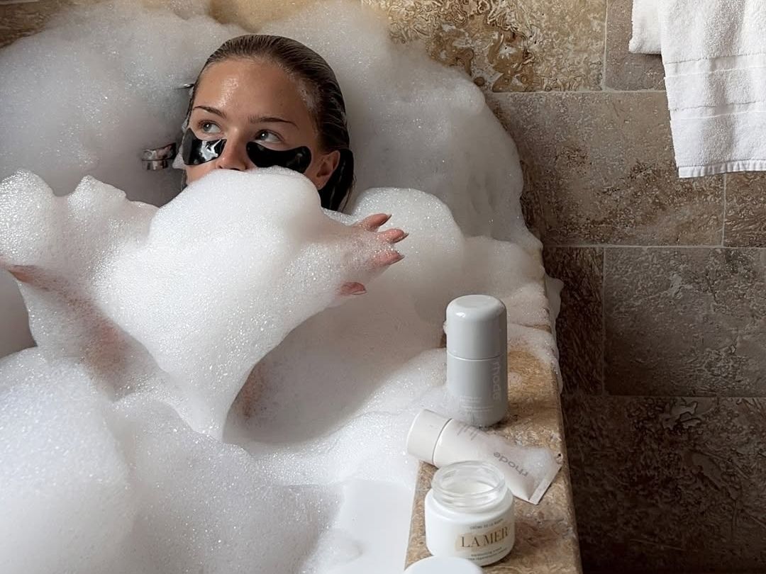 8 καθαριστικά προσώπου που αφαιρούν ακόμα και το πιο αδιάβροχο και έντονο μακιγιάζ