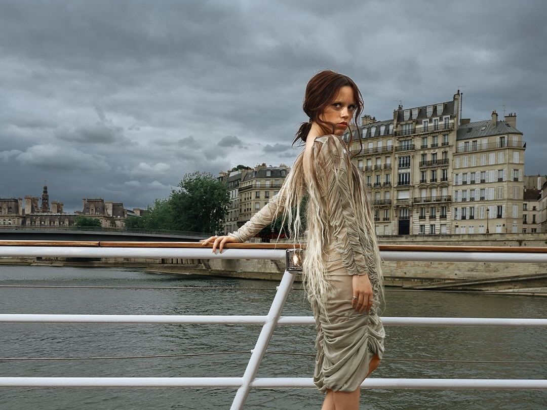 Dark coquette & goth aesthetic: Η Wednesday επιστρέφει και το στυλ της γίνεται και πάλι trend