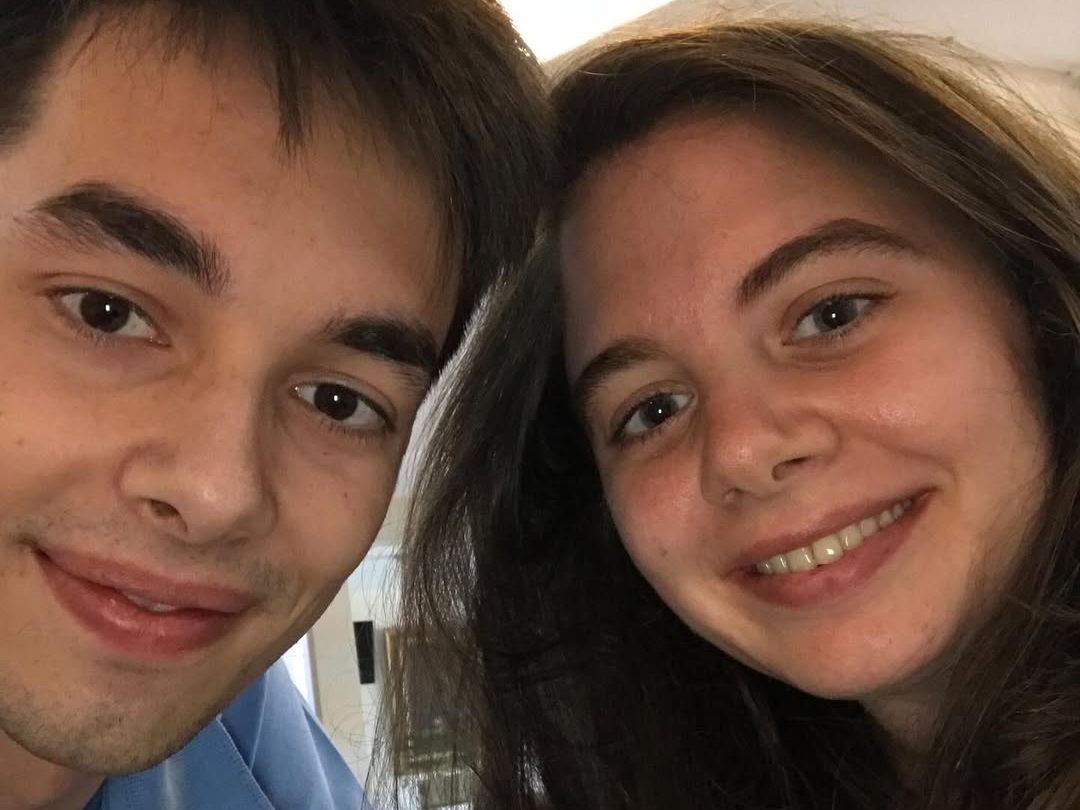 Λένα Σαμαρά: Το σπαρακτικό «αντίο» του αδελφού της και η επιθυμία της οικογένειας για την κηδεία