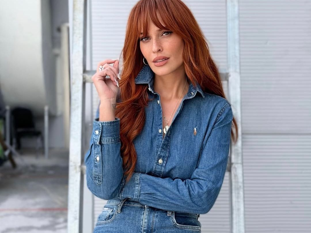 Denim Lover: Το φθινοπωρινό look της Σίσσυς Χρηστίδου και πώς να ολοκληρώσεις το look με το styling