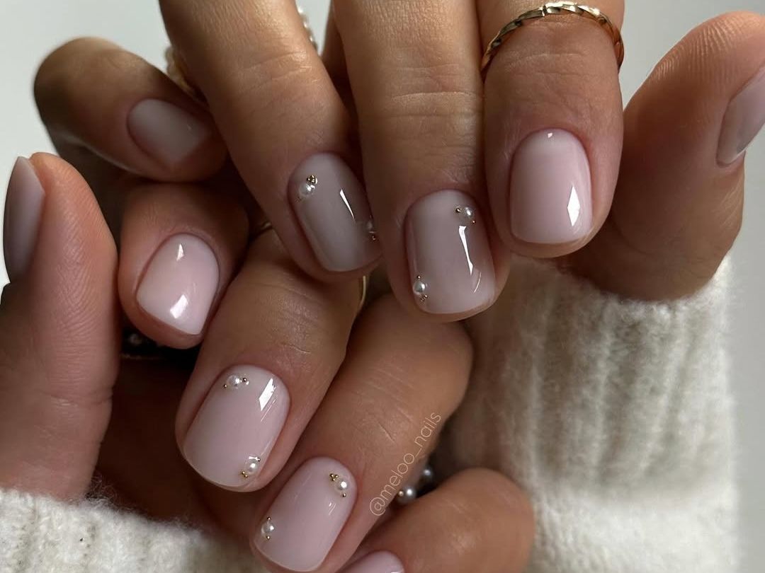 5 nail arts που θα σε βάλουν από τώρα σε γιορτινό mood και όχι δεν είναι μόνο το κλασικό κόκκινο