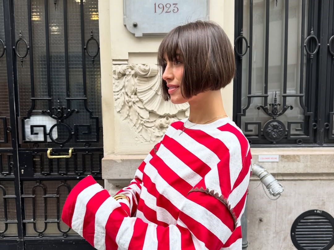 Έχεις κοντά μαλλιά; Αυτό είναι το χτένισμα που επιλέγουν τώρα τα it girls και χαρίζει extra όγκο