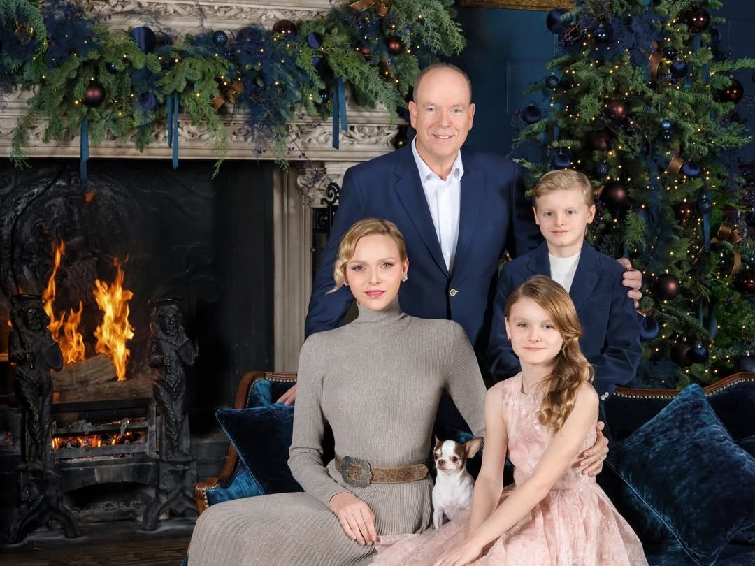 Tο μπεζ χειμωνιάτικο look της πριγκίπισσας Charlène του Μονακό που μας εμπνέει για X-MAS gatherings