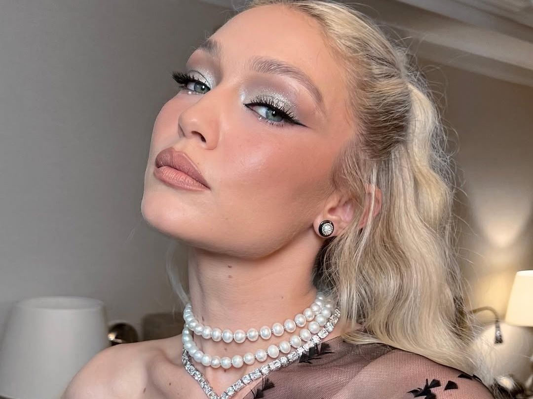 Sugarplum Glam: Αυτό είναι το νέο μακιγιάζ του TikTok που αξίζει να δοκιμάσεις φέτος τις γιορτές