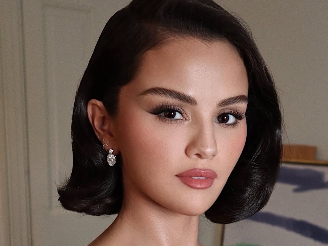 Wavy look: Το πιο hot χτένισμα των stars για τις γιορτές και πώς να το πετύχεις