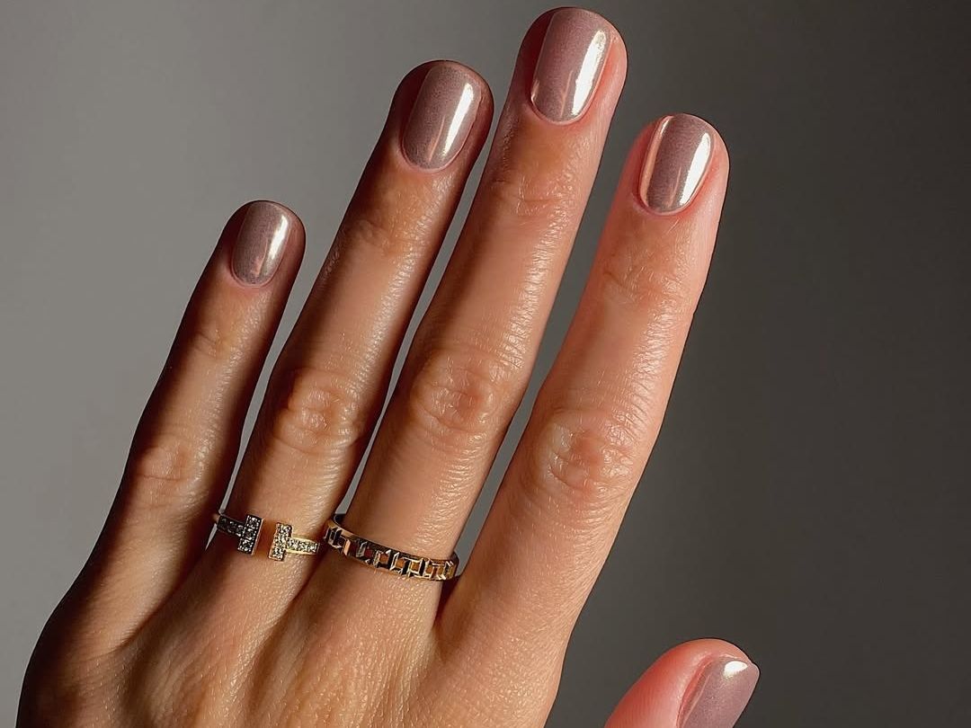 Σπασμένο νύχι; Αυτό το εύκολο tip θα σε βγάλει ασπροπρόσωπη στο ρεβεγιόν