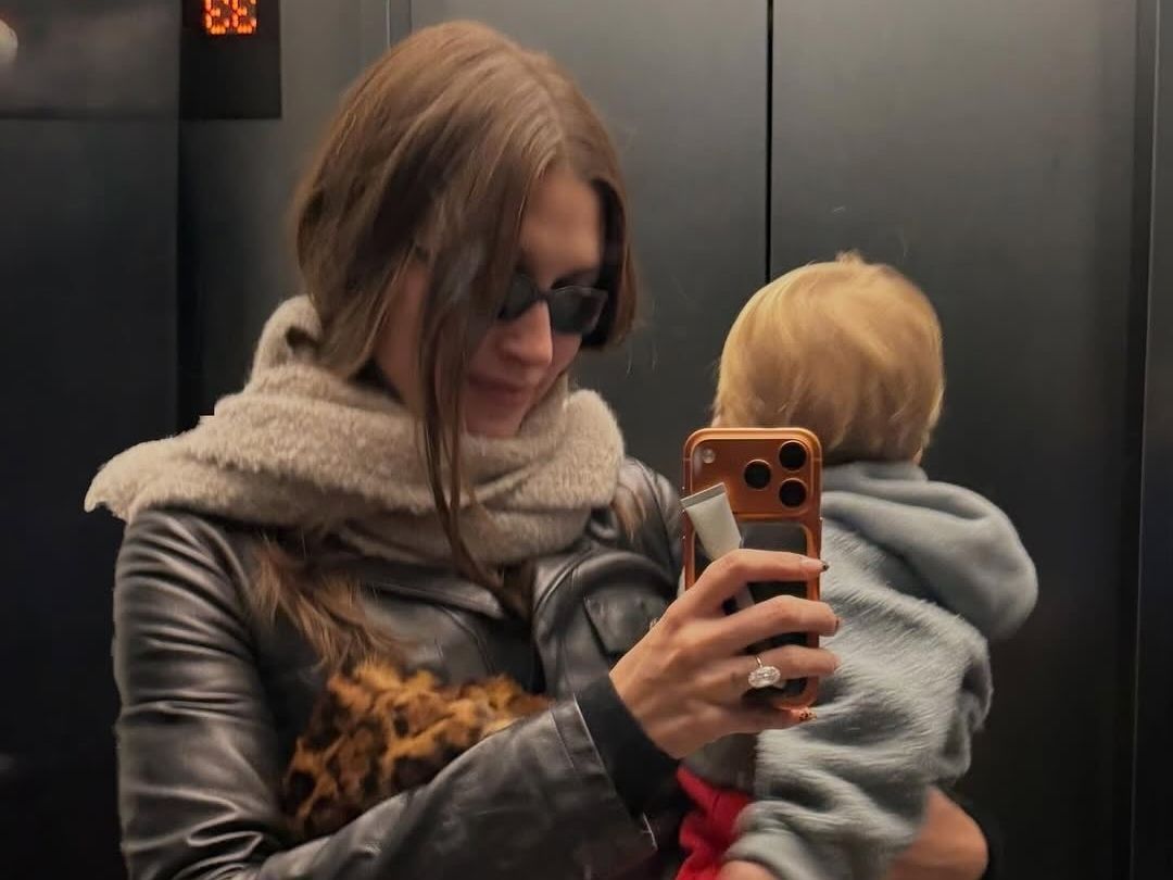Από τη Hailey Bieber στη Nicole Kidman: Oι stars τίμησαν τις μαμάδες τους με posts και stories