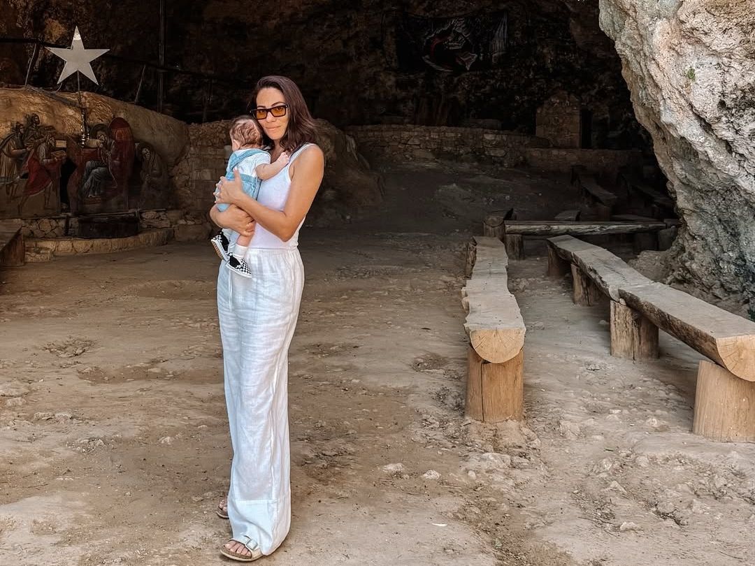 Ευρυδίκη Βαλαβάνη: Η σπάνια φωτογραφία του γιου της και η αποκάλυψη για τους νονούς πριν τη βάφτιση